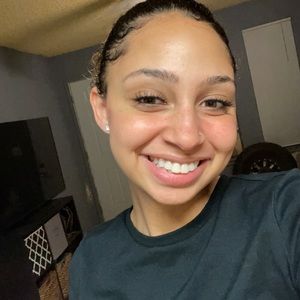 Meet your Posher, Macie